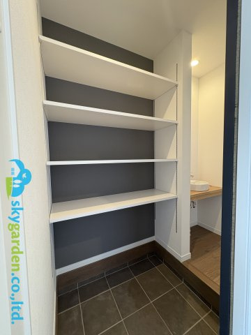 茅ヶ崎市香川5丁目　新築戸建　全11棟2号棟の収納|シューズインシューズクロゼット