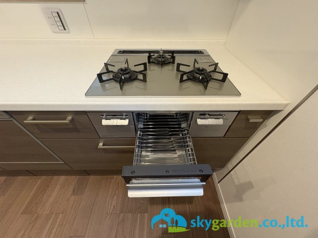 茅ヶ崎市香川5丁目　新築戸建　全11棟2号棟のキッチン|ガスコンロ　グリル