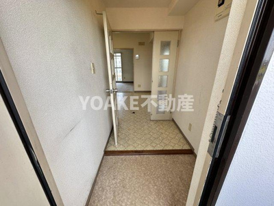 【玄関】 | ピアチェーヴォレ | 画像は清掃前のものです。現況優先。