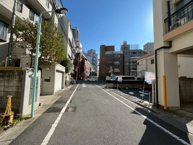 豊島区東池袋2丁目　建築条件無し売地の前面道路含む現地写真|現地写真

現地ご見学希望・資料請求などお気軽にお問い合わせ下さい！
03-5990-5201