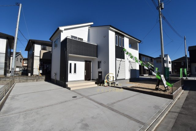 リーブルガーデン  水戸見川　12期　2の駐車場|駐車場は十分なスペース。ご家族それぞれが車をご所有の場合や、来客の際も安心です。
内覧可能です。ご予約はHPから、またお電話でもお気軽にどうぞ。