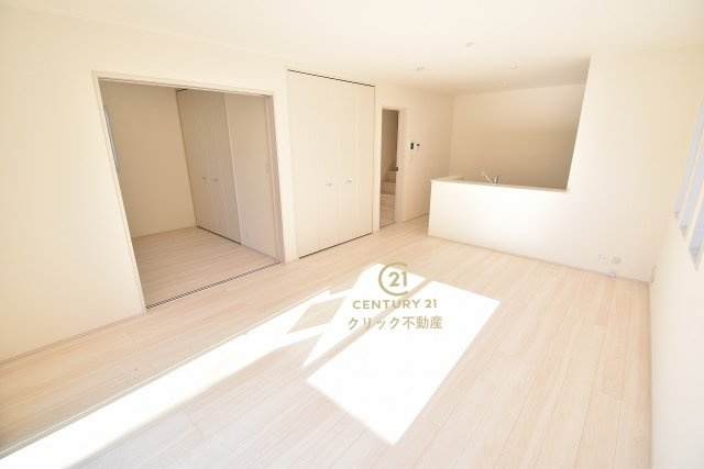 リーブルガーデン  水戸見川　12期　2の前面道路含む現地写真|10月完成予定です。同メーカー完成物件の内覧、気になる他の物件と合わせての現地ご案内も可能です。HPから、またお電話でも、お気軽にお問い合わせください。