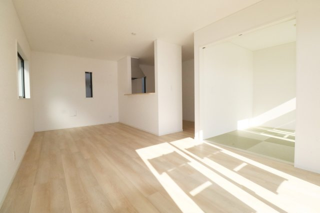 郡山市大槻町字三角田　　　５号棟　　　大槻小学校、大槻中学区の居間・リビング