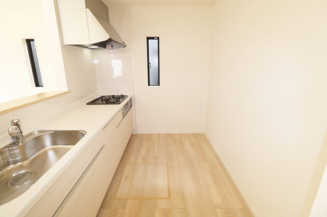 郡山市大槻町字三角田　　　５号棟　　　大槻小学校、大槻中学区の居間・リビング