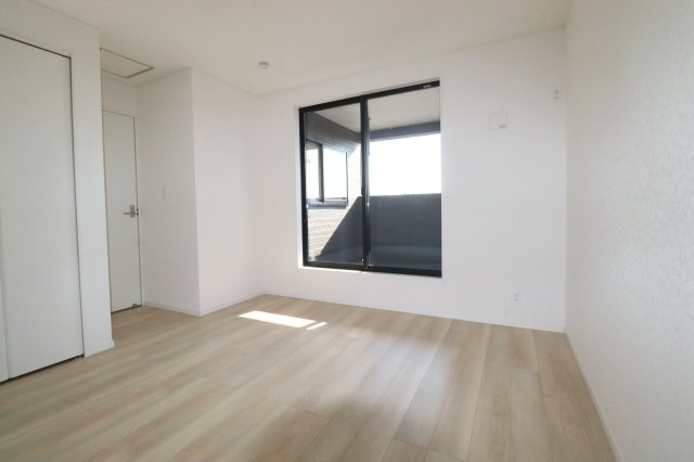 郡山市大槻町字三角田　　　５号棟　　　大槻小学校、大槻中学区の洋室