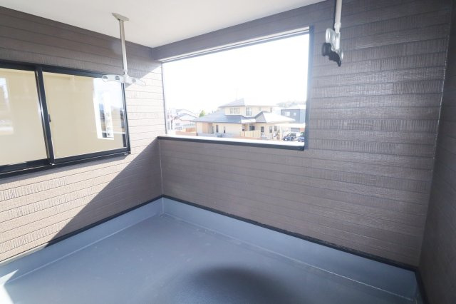 郡山市大槻町字三角田　　　５号棟　　　大槻小学校、大槻中学区のバルコニー