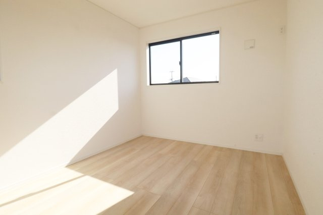 郡山市大槻町字三角田　　　５号棟　　　大槻小学校、大槻中学区の洋室