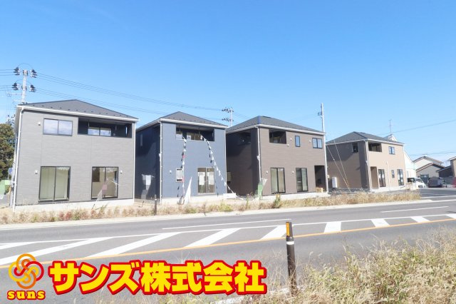 郡山市大槻町字三角田　　　５号棟　　　大槻小学校、大槻中学区の外観|南側から見た区画全体