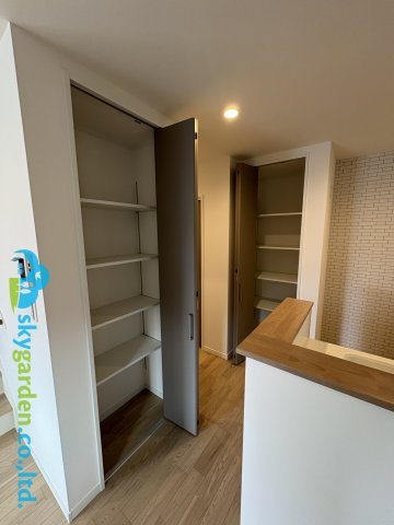 茅ヶ崎市香川5丁目　新築戸建　全11棟3号棟の収納|キッチン横のパントリー