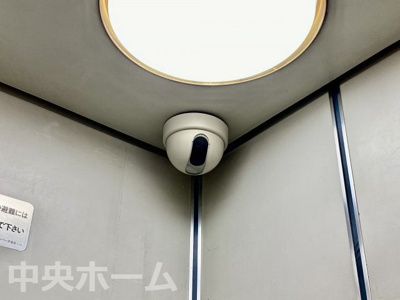 【防犯設備】 | ルミエール東小松川 | 【防犯カメラ】何かあった時の大事な証拠になることももちろんなりますが、防犯というくらいですので大事なのは防犯カメラがあることによって抑止力につながることですよね。