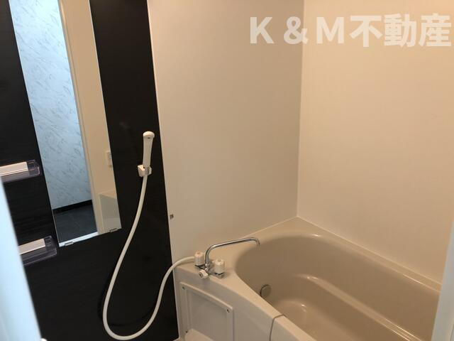 ローラン　ハイツ．の浴室|日々の疲れを癒すお風呂付です