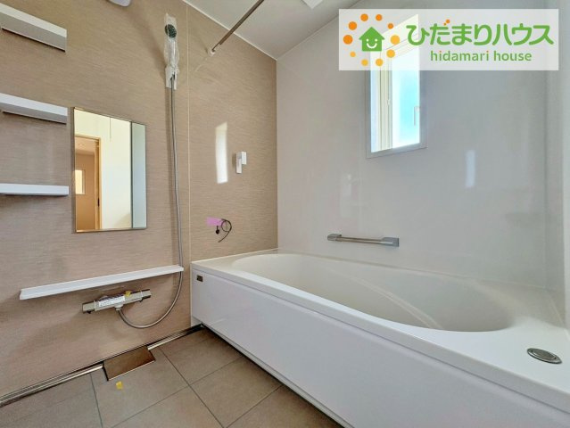 日立市東金沢町1丁目　新築戸建　1号棟の浴室|"何歳まで一緒に入ってくれるだろうか・・・。
広いお風呂は、お子様と一緒に入るバスタイムがより楽しくなります。"