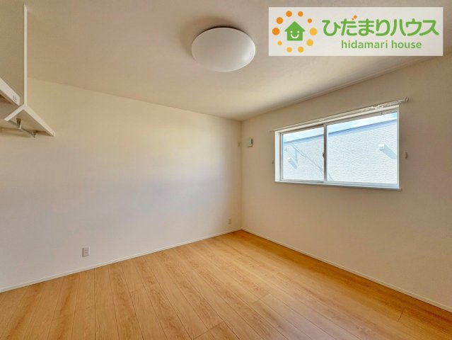 日立市東金沢町1丁目　新築戸建　1号棟の寝室|天井の高い主寝室。ゆっくりと過ごせる大人のくつろぎ空間！