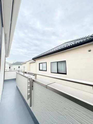 狭山市入間川　新築分譲　西武新宿線『狭山市駅』バス9分　【富士見小学区】のバルコニー