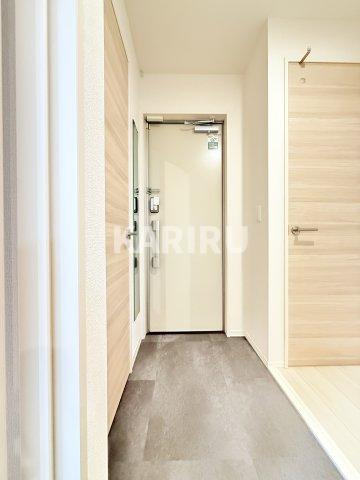 スペチアーレ中宮の玄関