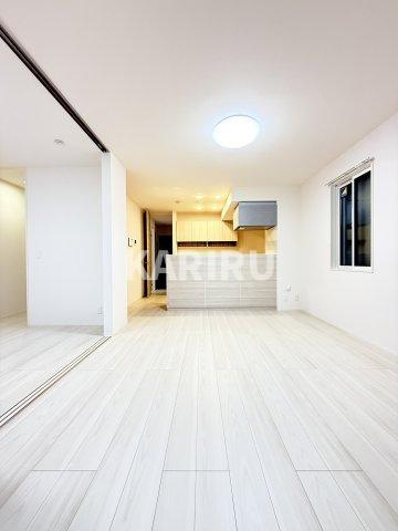 スペチアーレ中宮の居間・リビング