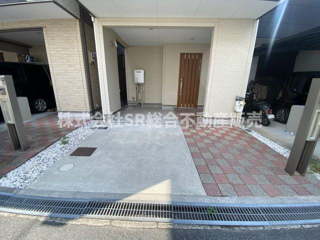 花園西町1丁目中古戸建の駐車場|車をお持ちの方に嬉しい駐車場付きの物件です♪