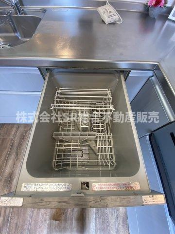 花園西町1丁目中古戸建のキッチン|食洗機♪洗い物の手間が省けます！