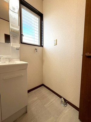 【設備】 | 小泉テラスB | バスルームは追い焚き機能付きです！いつでもぽかぽかお風呂に入れて一日の疲れもすっきりリフレッシュ♪