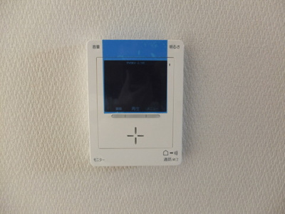 【セキュリティ】 | 小泉テラスB | 防犯シャッター雨戸付きなので夜やお出かけ時も安心です！雨戸は冬場の寒さ対策にもなります◎