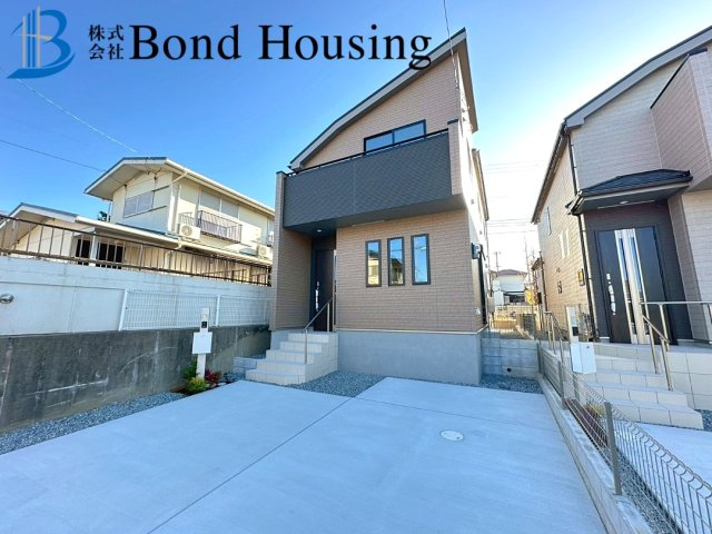 全居室収納あり・お車並列2台駐車可　春日台9丁目　全2棟　A号棟の前面道路含む現地写真