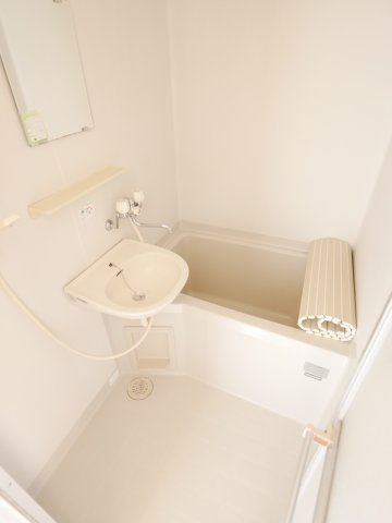 フレグランスSⅡの浴室|＊別室の写真につき現況優先です