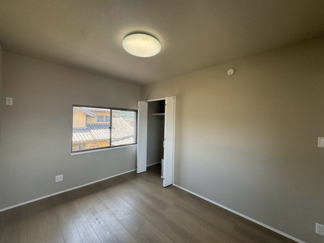 RESET HOUSE－リセットハウス－小倉南区朽網東6丁目　【小倉南区　中古戸建て】の洋室|2階6帖洋室♪クローゼット付き♪【小倉南区　中古戸建て】