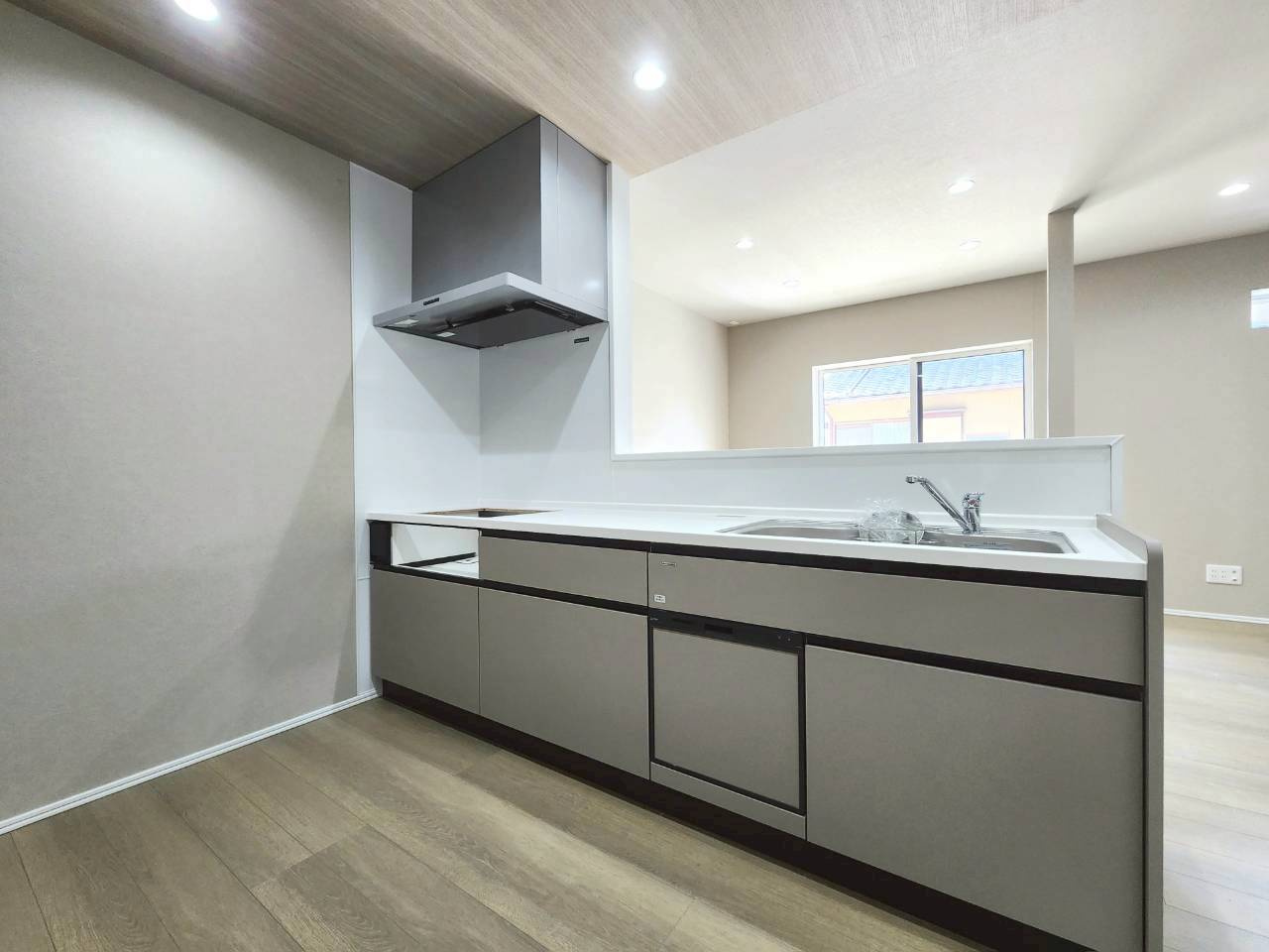 RESET HOUSE－リセットハウス－小倉南区朽網東6丁目のキッチン|ホーローのシステムキッチンは耐久性が高く汚れが落ちやすい優れもの♪