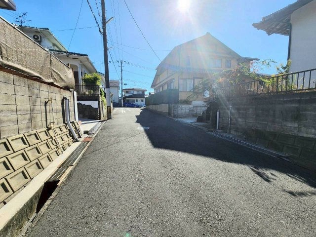 【前面道路含む現地写真】の画像