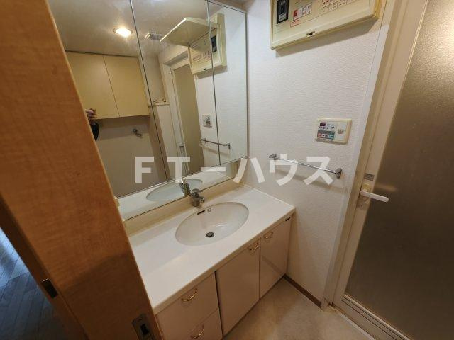 ラ・フォレ23の洗面所