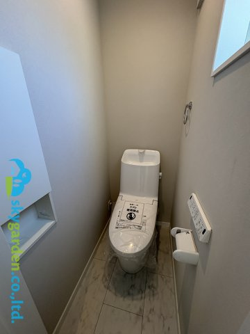 茅ヶ崎市香川5丁目　新築戸建　全11棟7号棟のトイレ|落ち着いた色調のトイレです