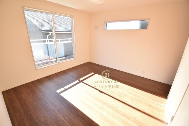 リーブルガーデン  水戸見川　12期　5の洋室|採光バッチリ・通風良好です。
たっぷり差し込む陽光がお部屋を明るく照らします！