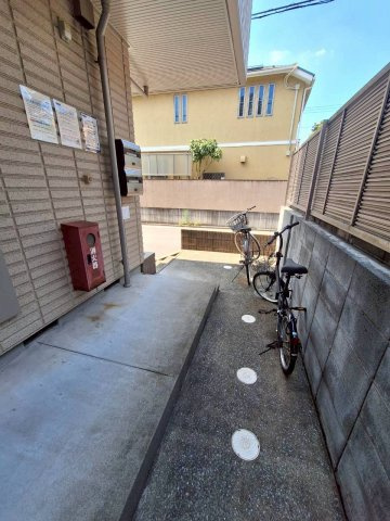 ＣＡＳＡ　ＬＵＭＩＮＡＲＥ　カーサルミナーレのエントランス|★整備された物内★