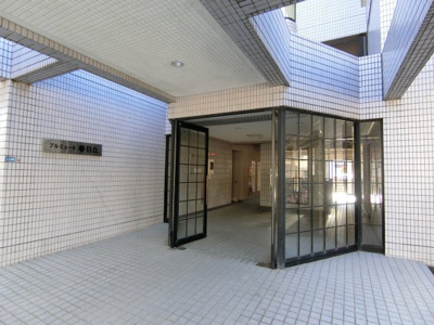 【エントランス】 | プルミエール春日丘