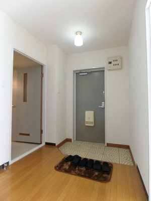 【玄関】 | プルミエール春日丘