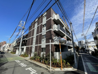 【外観】 | 鉄筋コンクリート造のがっちりとした建物。