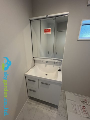 茅ヶ崎市香川5丁目　新築戸建　全11棟8号棟の独立洗面台|朝の身支度には欠かせない独立洗面化粧台