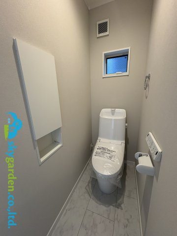 茅ヶ崎市香川5丁目　新築戸建　全11棟8号棟のトイレ|清潔感のあるトイレです