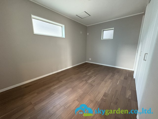 茅ヶ崎市香川5丁目　新築戸建　全11棟8号棟の寝室|広くて明るい寝室