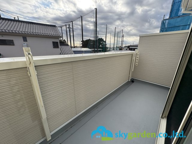 茅ヶ崎市香川5丁目　新築戸建　全11棟8号棟のバルコニー|落ち着いた時間を過ごせるバルコニーです