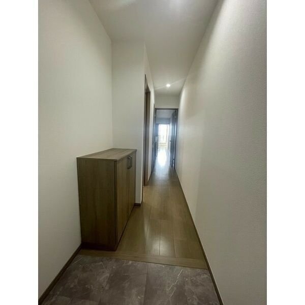 コンフォール鳴浜の玄関