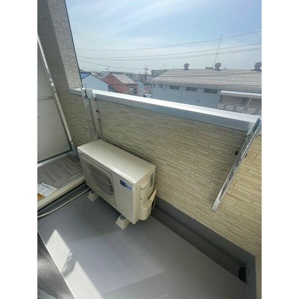 コンフォール鳴浜のバルコニー