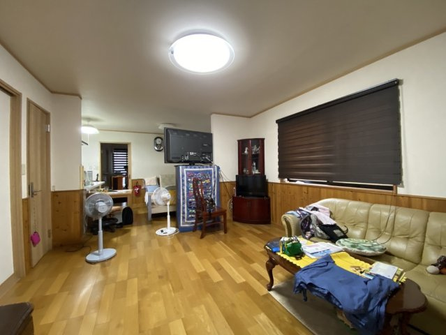 呉市東塩屋町152戸建ての居間・リビング