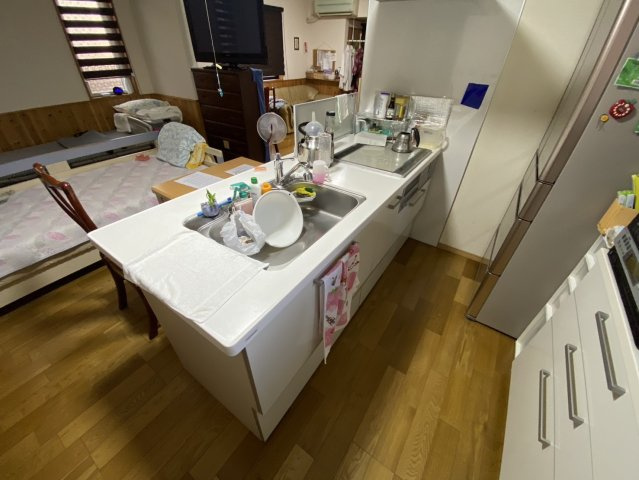 呉市東塩屋町の中古一戸建のキッチン