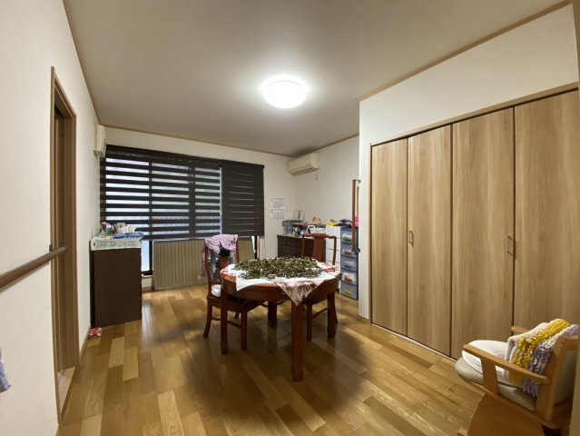 呉市東塩屋町の中古一戸建の洋室