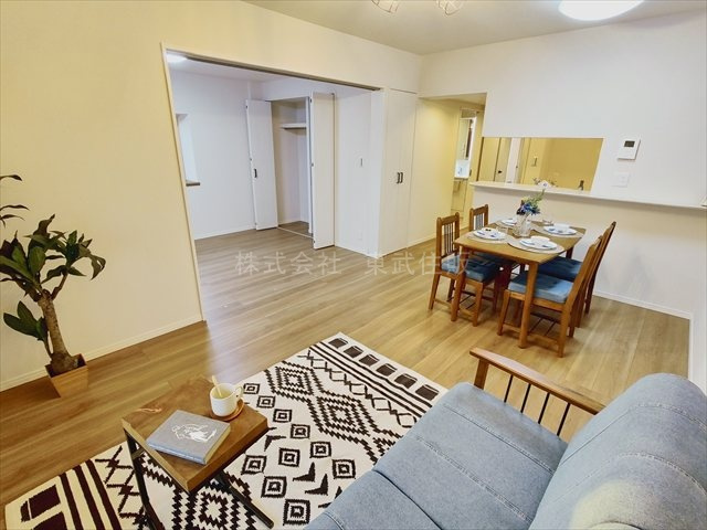 【居間・リビング】の画像