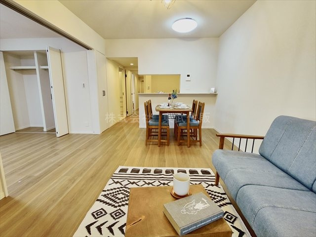 【居間・リビング】の画像