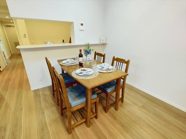 【ダイニング】 | コスモ志木ホワイトコート | 食卓を囲むダイニング