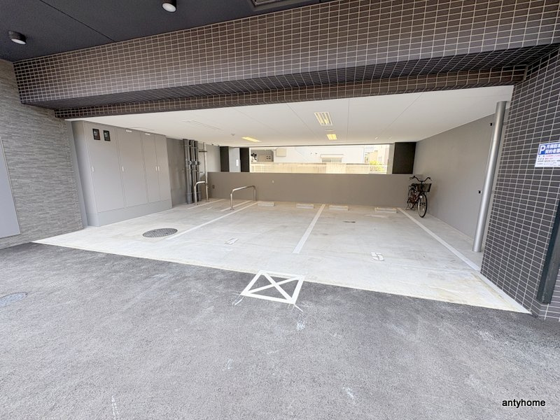アドバンス大阪ビヤン　仲介手数料無料の駐車場