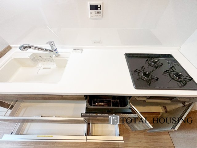 【キッチン】 | ガーデンヒルズ　ラ・モード白石ステーション | 食器洗乾燥機付きで家族の食器もピカピカ。後片付けもラクラクこなせて、日々の生活には欠かせない便利設備。環境にもママの手にも優しいのがうれしいですね。